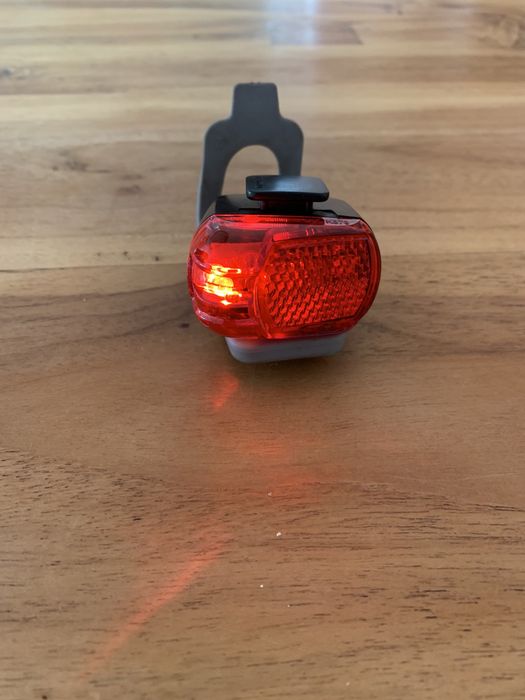 Luz branca  led , luz vermelha