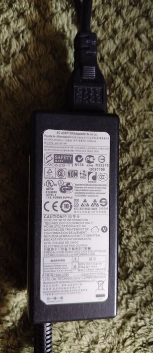 Ноутбук SAMSUNG 300V5A-S06UA + Подарок