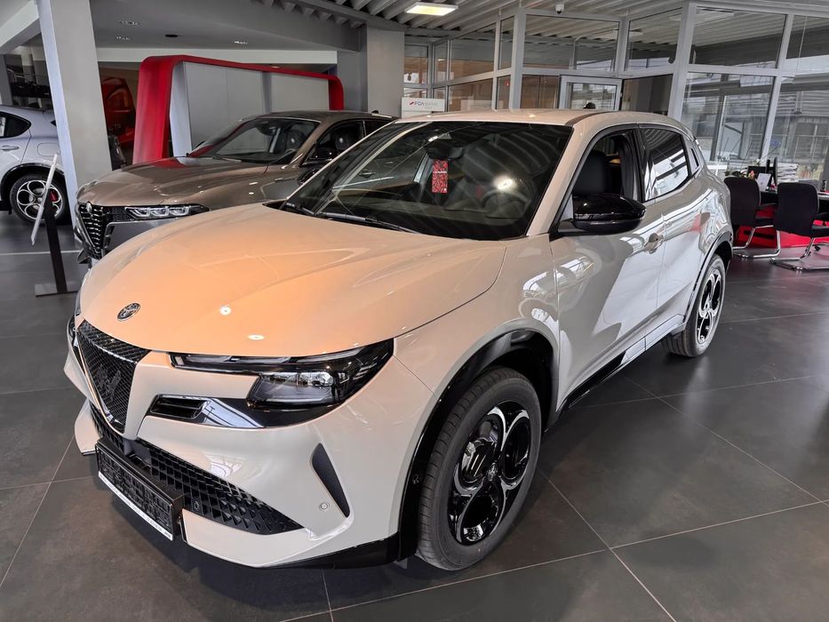 Alfa Romeo Junior Junior Ibrida Ti 1.2 145 KM (107 kW) eDCT6 MHEV