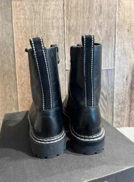 Czarne skórzane ocieplane botki Marco Tozzi 39