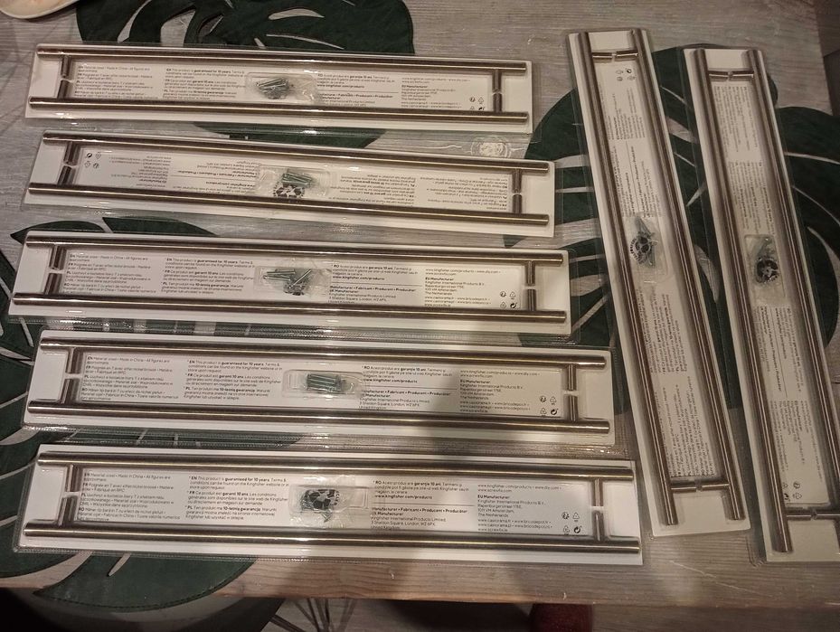 Stalowe uchwyty meblowe annatto