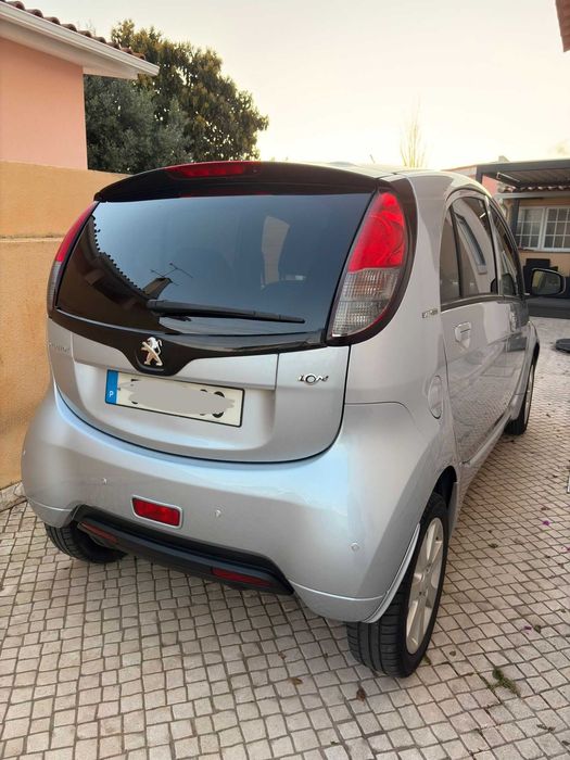 Peugeot iOn 2015