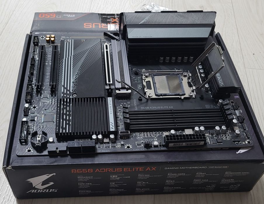 Материнська плата GIGABYTE B650 AORUS ELITE AX