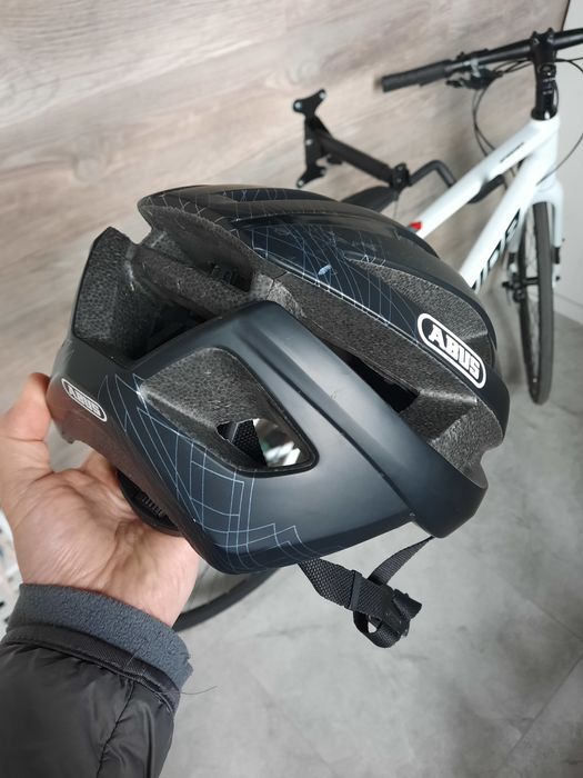 Продам велошолом Abus