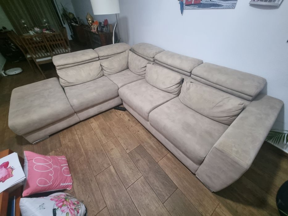 Sofá com chaise long