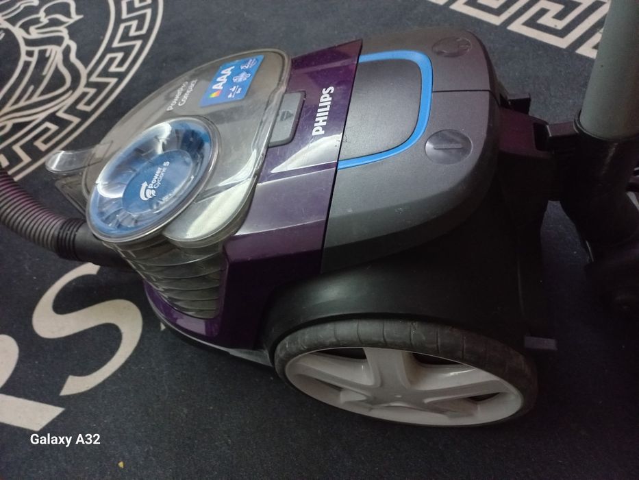 Markowy odkurzacz Philips-nowy model-Power-ProCompact.Cichy i  mocny.