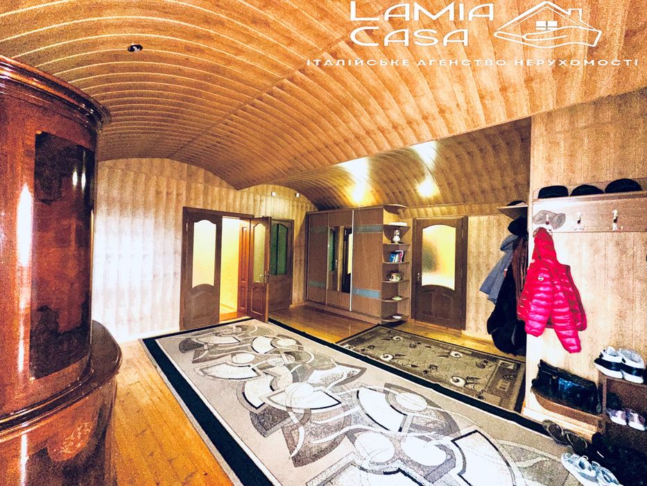 Продаж будинку на 2 родини з 2 різними входами. 3 хв від Г. Майдану