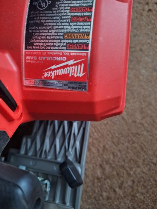 Безщіткова акумуляторна пила Milwaukee 2732-20