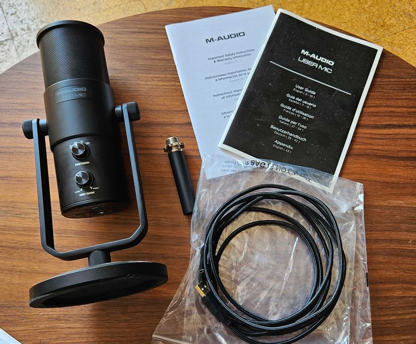 Microfone Condensador M-Audio Uber Mic com Manuais e Acessórios