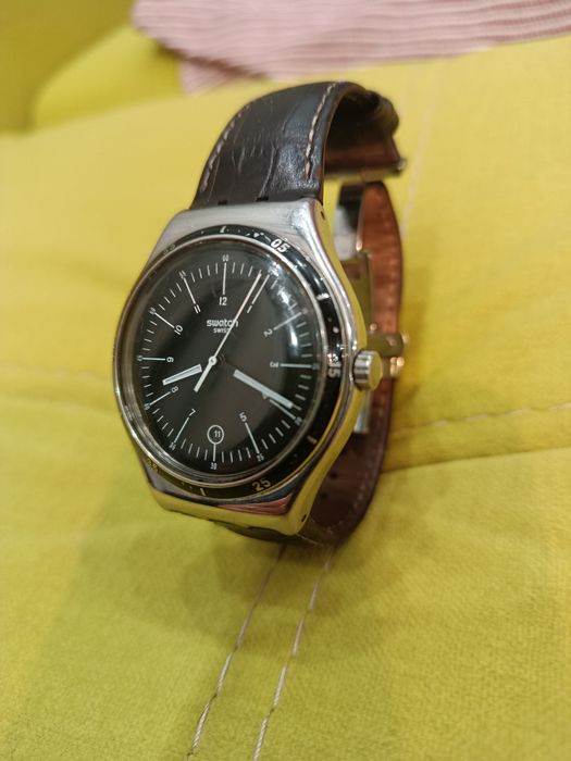 Часы Swatch Yws 400