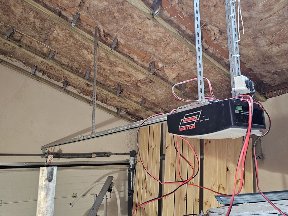 Brama garażowa panelowa TOR Rezerwacja