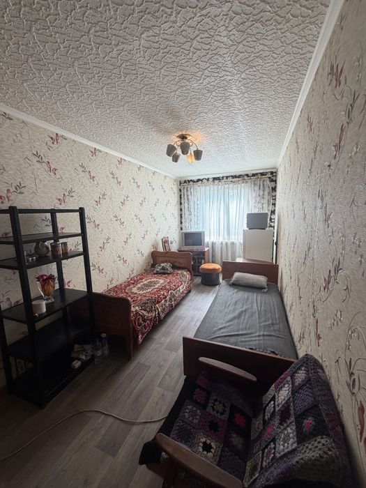 Кімната 13,4 м² у 2-кімнатній квартирі — вул. Небесної Сотні