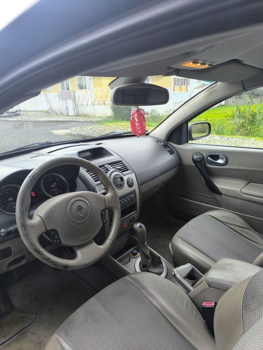Renault Megane 1.5 Dci - 100cv - Com engate de Reboque