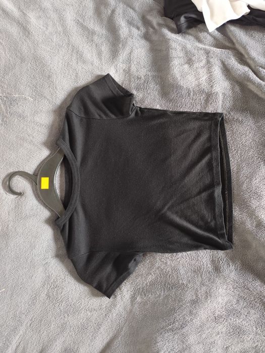 Czarny crop top rozmiar S