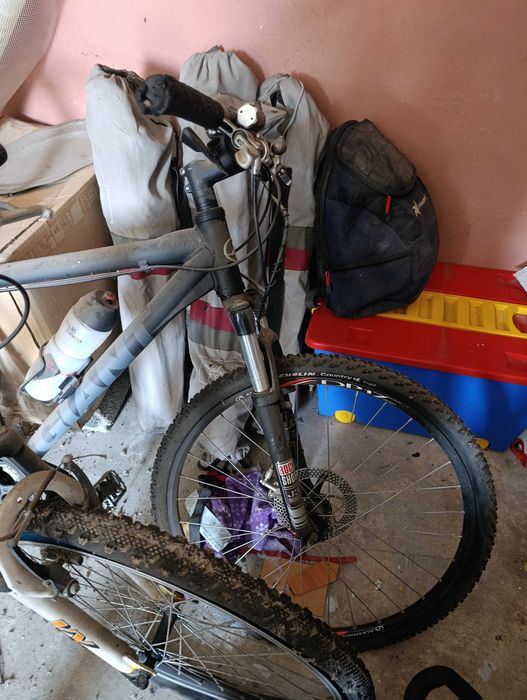 Venda duas bicicletas Montanha usadas ambas equipas com material shimano