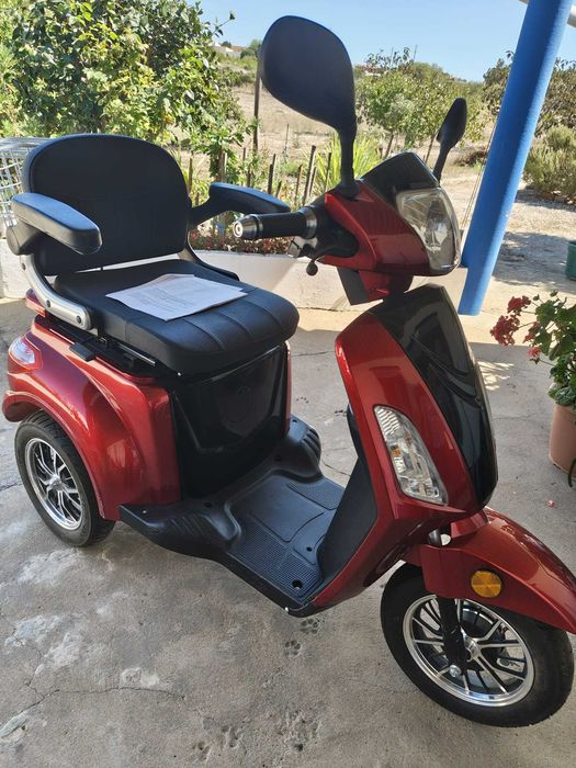 Scooter Elétrica Seventeen Sport — 2024 — APENAS 88 KM — COMO NOVA!