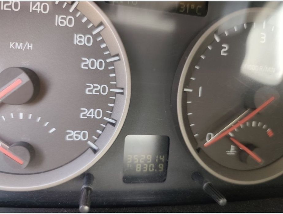 Volvo V50 de 2005 1.6d económica e fiável muito espaçososa e bom estado