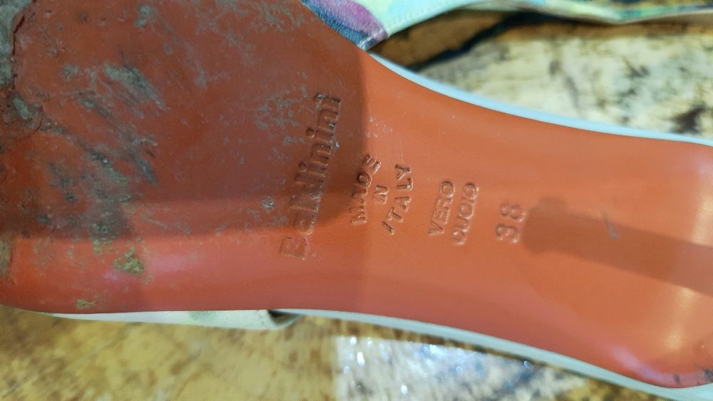 Buty szpilki firmy BALDININI