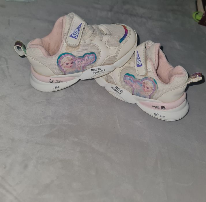 Кросівки для дівчинки