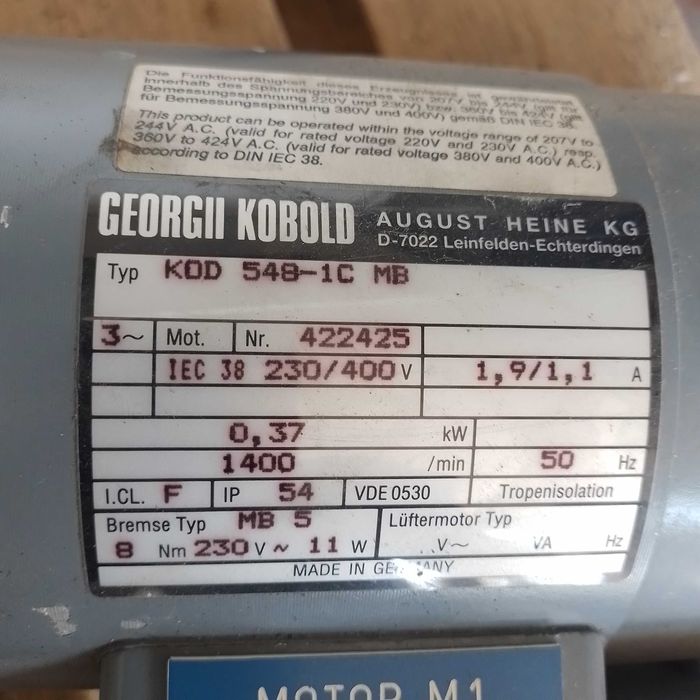 Silnik elektryczny z przekładnią