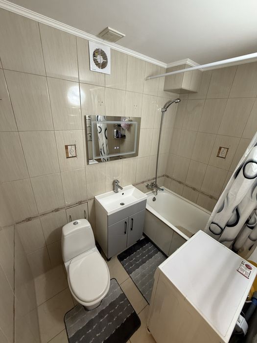 Продаю 3х комнатную квартиру с ремонтом. В центральном районе города.