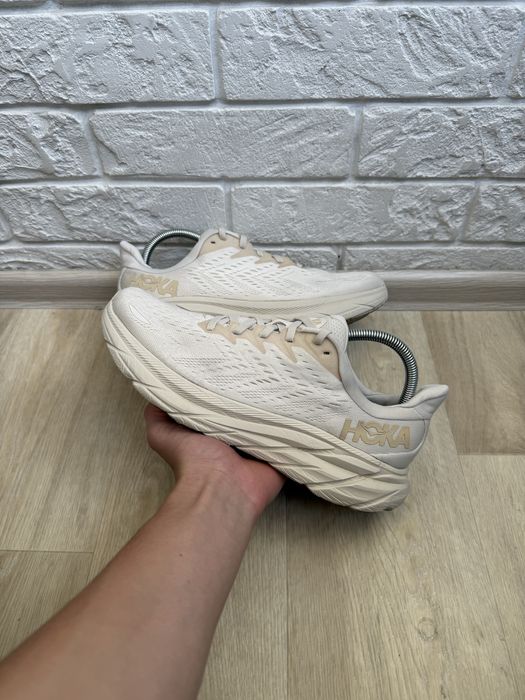 Кросівки Hoka Clifton 8