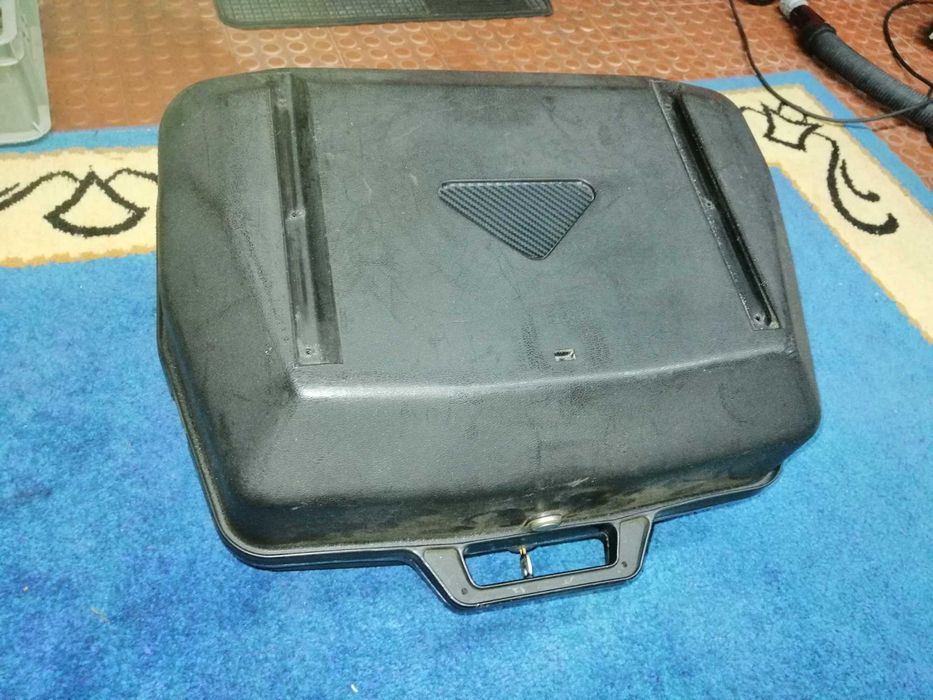 Vintage top case in good condition64584288375042120