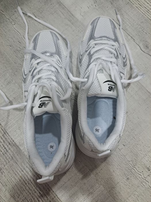 New Balance lace 530