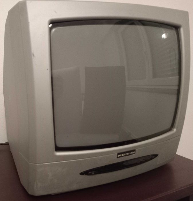 Tv pequena Diginium