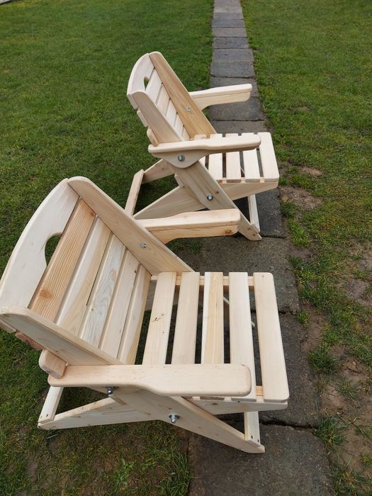 Krzesła ogrodowe drewniane