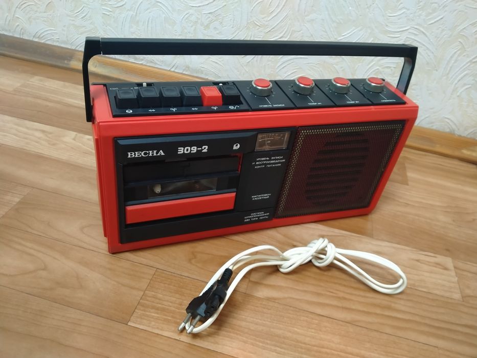 Магнитофон  Весна  309 - 2  СССР касетный рабочий.