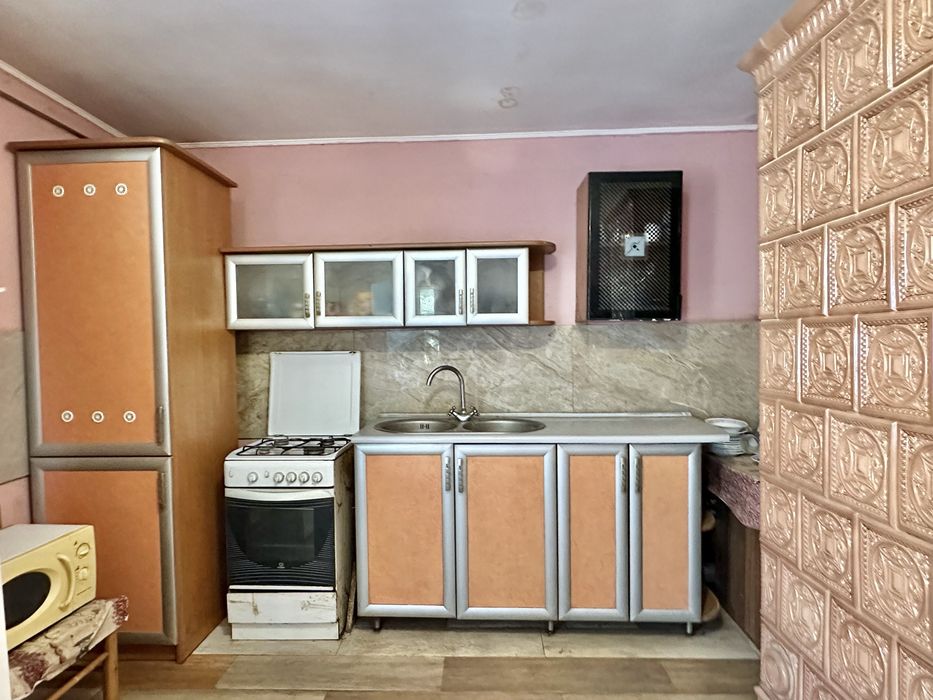 Продаж будинку та земельної ділянки 26 сот. Смт Велика Березовиця