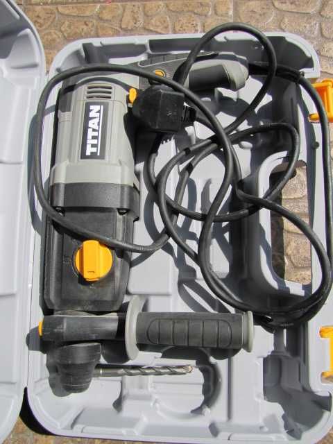 Titan TTB872SDS Elektryczna młotowiertarka wiertarka SDSPLUS