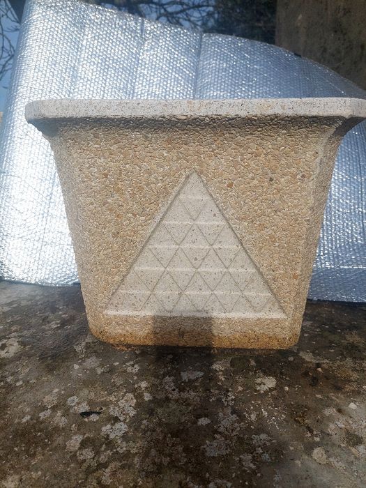 Vaso em betão quadro