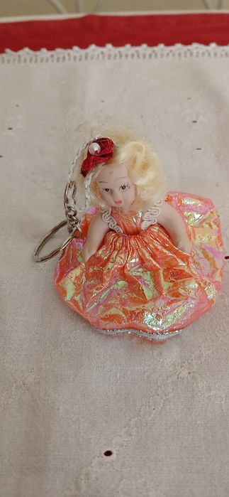 Porta-chaves boneca