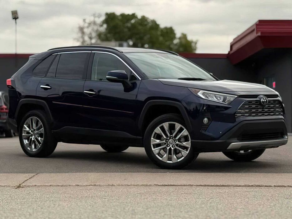 Toyota RAV4 Limited      2021
