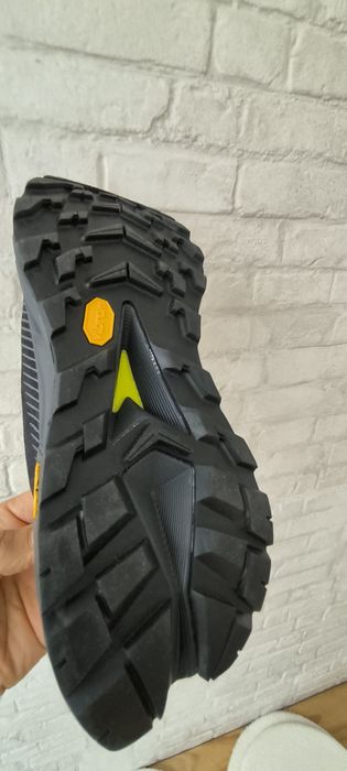 Hoka novas com caixa original