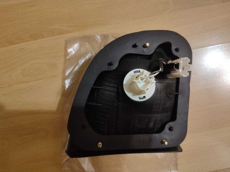 Lampa zewnętrzna oświetleniowa biała