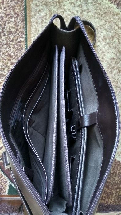 Фірмова сумка - портфель від італійського бренду "Blunauta"