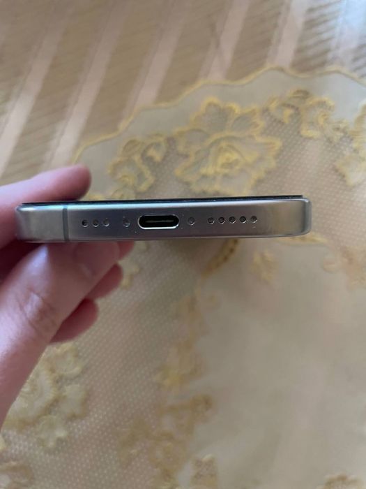 Iphone 15 pro 128 gb та iphone 12 mini