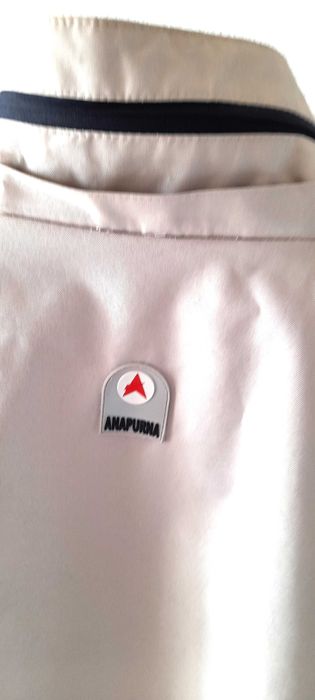 BLUSÃO da Marca ANAPURNA, impecável