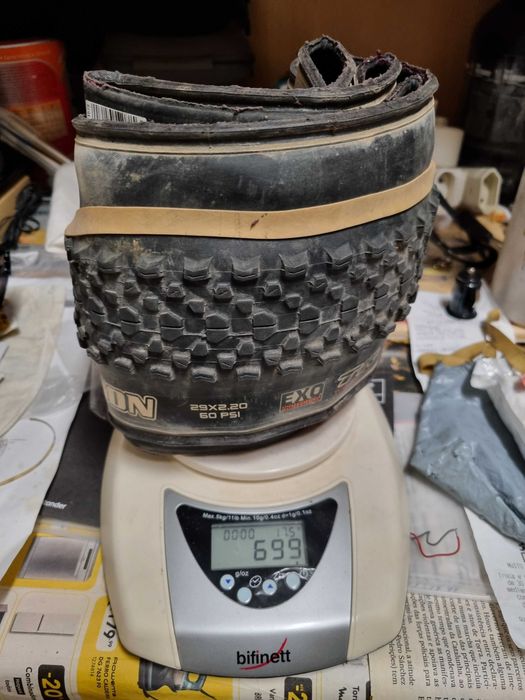 Material ciclismo usado pneus sapatos suporte bidon disco travão
