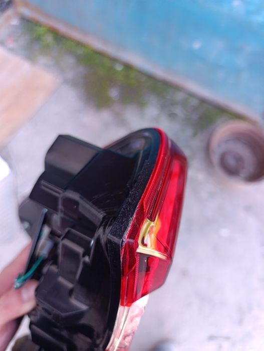 Фонарь задний правий Toyota Hilux 8 N120 2020-2025г 2 рестайлинг led. Новый. Дефект