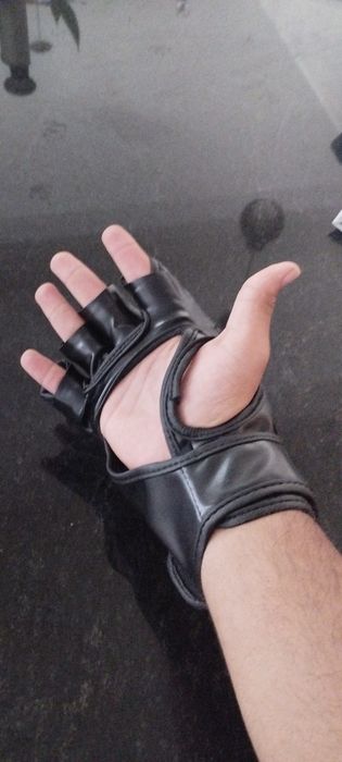 Битки тренажерные перчатки для единоборств.