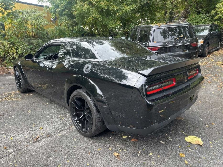 Dodge Challenger      2021