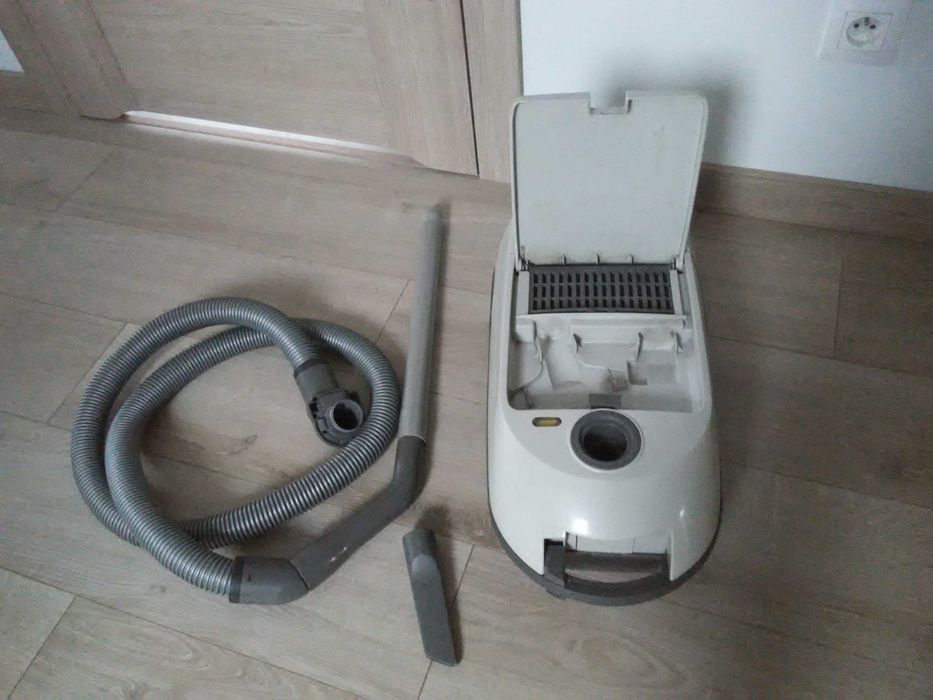 odkurzacz workowy firmy MIELE air clean Made in Germany 250 - 1100 W