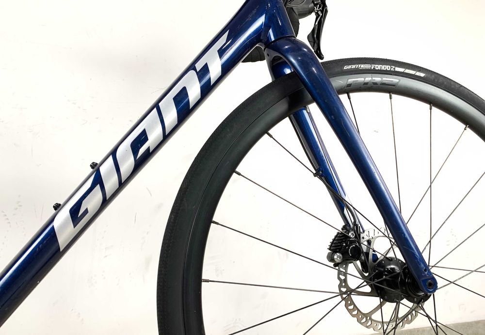 Шосейник та трохи гравел Giant Contend AR 1