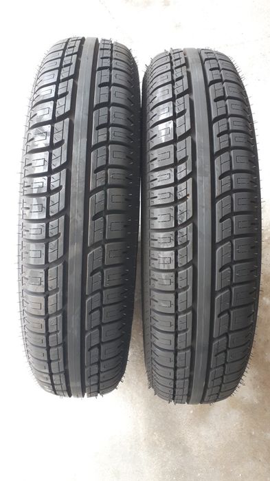 Dois pneus novos 145 r13 ou 145/80 r13 Debica Passio