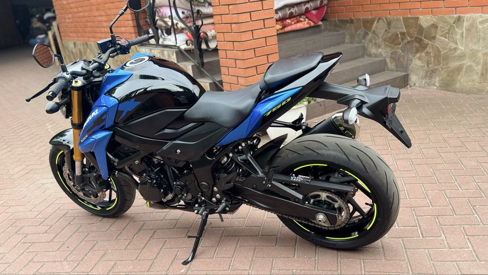 Suzuki GSX-S750 Сузуки 2021 рік