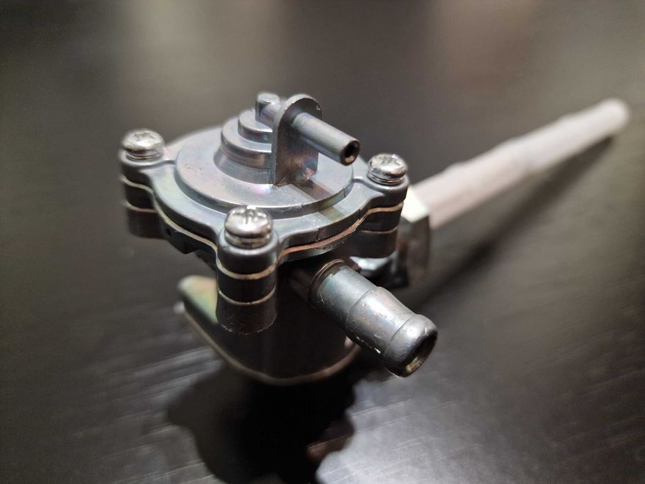 Torneira de gasolina Honda CBR CB VTR Hornet ( vários modelos )